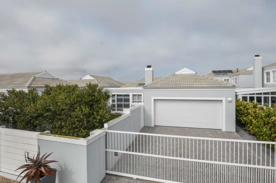 To Let 3 Bedroom Property for Rent in Sunningdale Western Cape